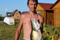 Судак на 5 кг - рыбалка на Ахтубе летом (рыболовная база \"Трехречье\")