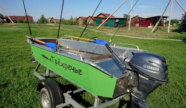 Новые лодки Wyatboat-430 для рыбалки с держателями и мягкими сиденьями