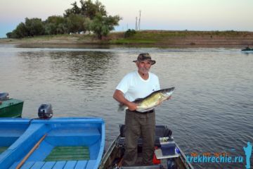 Зачетный судак - рыбалка на Ахтубе в Трехречье в июле