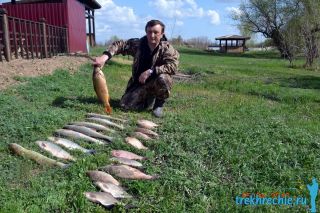 Рыбалка на Ахтубе весной - ловля мирной и хищной рыбы на донные снасти (рыболовная база Трехречье)