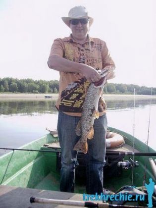 Ловля хищника в отвес (летняя рыбалка на рыболовной базе "Трехречье" на Ахтубе)